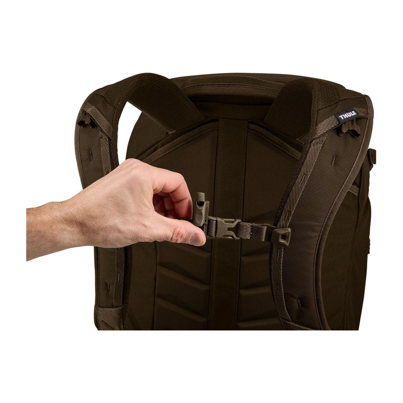 Thule Landmark 60L travel pack deep khaki