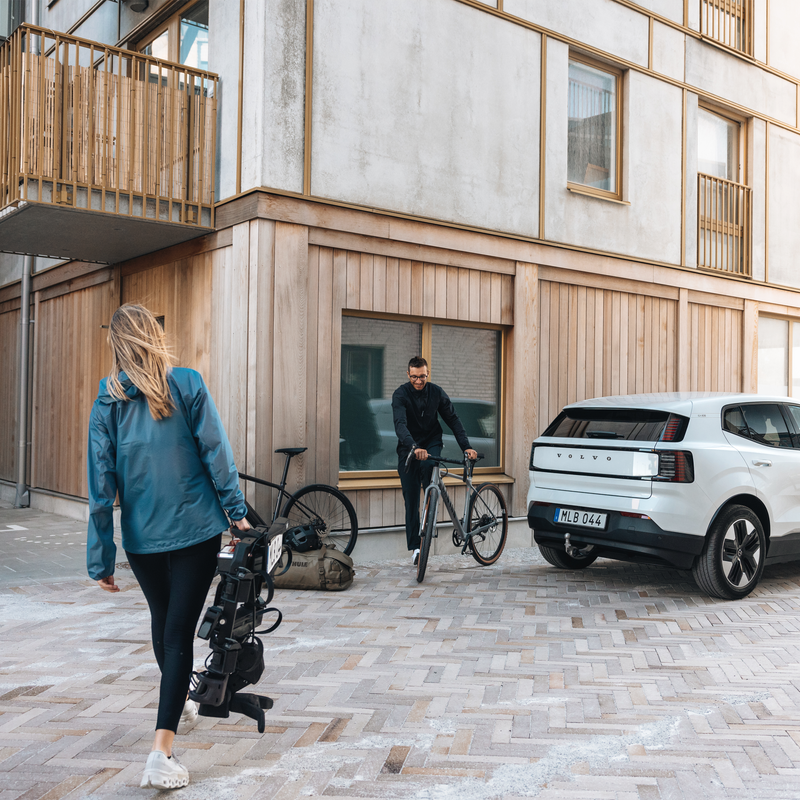 Thule OutPace Platform Bike Rack | E-Bike Compatible | Tiltable | Lockable