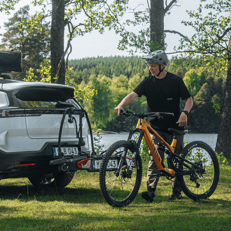 Thule VeloSpace 3 Platform Bike Rack | E-Bike Compatible | Tiltable | Lockable