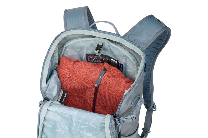 Thule AllTrail 18L daypack with rain cover Pond grey