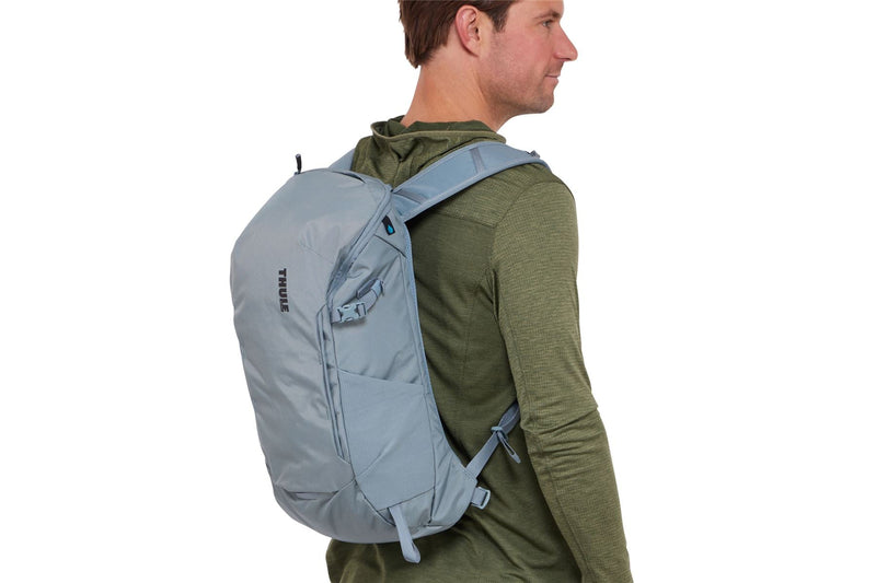 Thule AllTrail 18L daypack with rain cover Pond grey