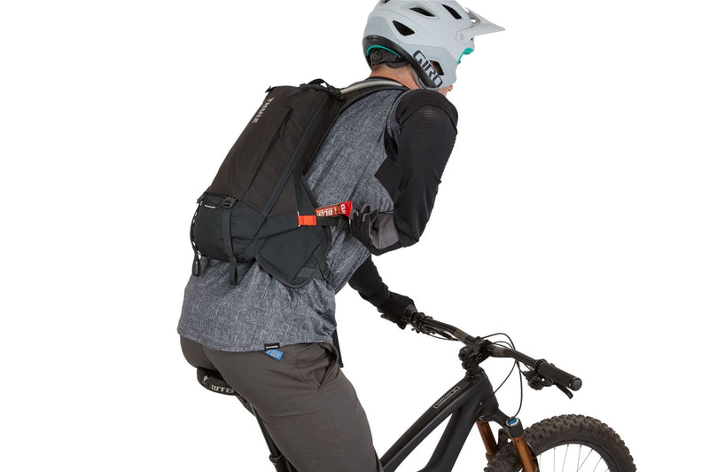 Thule Rail hydration pack 8L obsidian grey Hydration pack - Thule - My Roof Bars