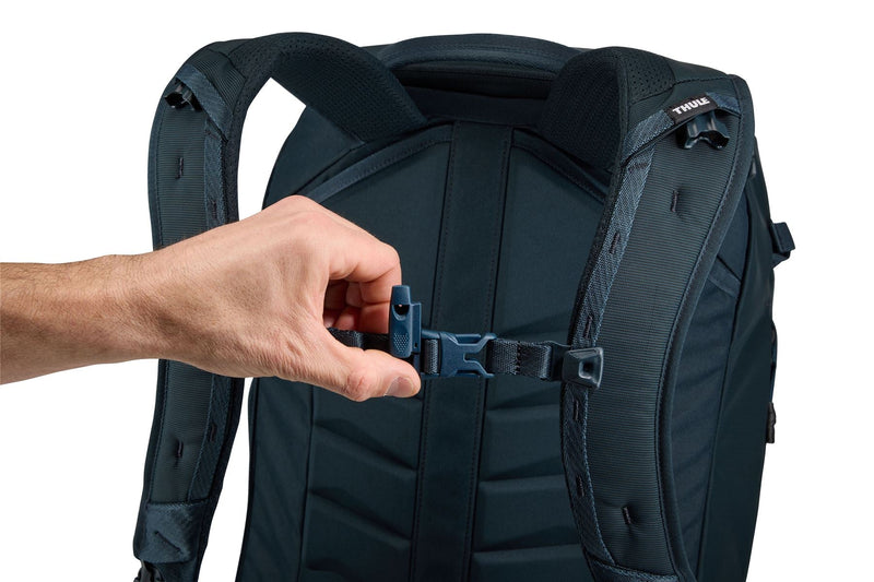 Thule Landmark 60L travel pack darkest blue