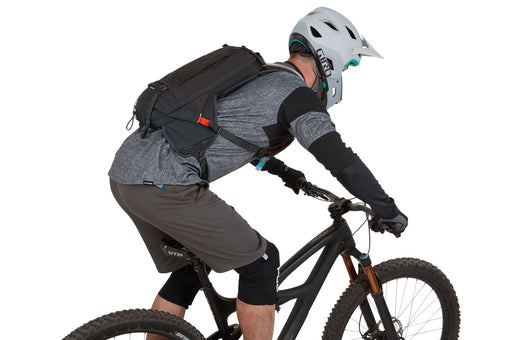 Thule Rail hydration pack 8L obsidian grey Hydration pack - Thule - My Roof Bars